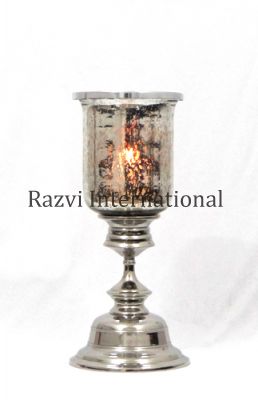 HURRICANE CANDLE HOLDER-1
Item Code: A 611-1
Finish: Nickel & Antique Silver Glass
Material: Aluminium & Glass
Keywords: candélabre et bougeoir