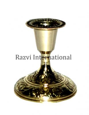 MINI EMBOSSED CANDLE HOLDER
Item Code: A 864
Finish: Polished
Material: Brass
Keywords: lysestake og lysestake