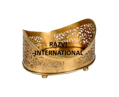 BASKET
Item Code: SR 3292
Finish: Antique
Material: Brass
Keywords: BASKET