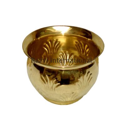 SMALL PLANTER
Item Code: SR 260-A
Finish: Polished
Material: Brass
Keywords: SMALL PLANTER
