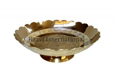 MOP BOWL
Item Code: SR 270
Finish: Polished
Material: Brass & Mop
Keywords: MOP BOWL