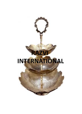 KANGURA CAKE STAND
Item Code: SR 2904
Finish: Polished
Material: Brass
Keywords: KANGURA CAKE STAND