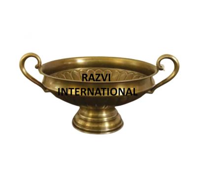 BRASS DISH 
Item Code: SR 2949
Finish: Antique
Material: Brass
Keywords: BRASS DISH