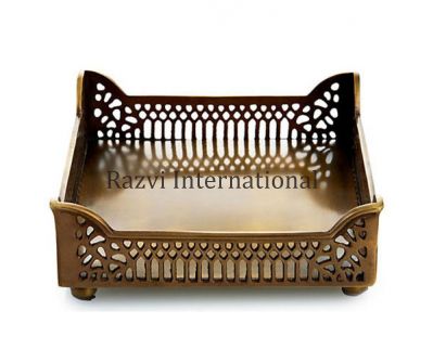 VINTAGE SQUARE TRAY
Item Code: SR 52
Finish: Antique
Material: Brass
Keywords: GERMANY