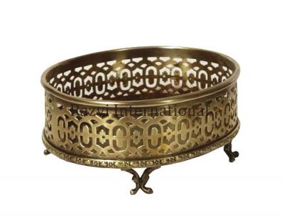 BASKET
Item Code: SR 690
Finish: Antique
Material: Brass
Keywords: BASKET