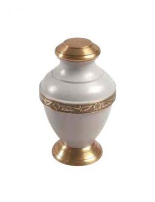 AMERICAN URN
Item Code: CP 1623
Finish: Antique 
Material: Brass
Keywords: AMERICAN URN