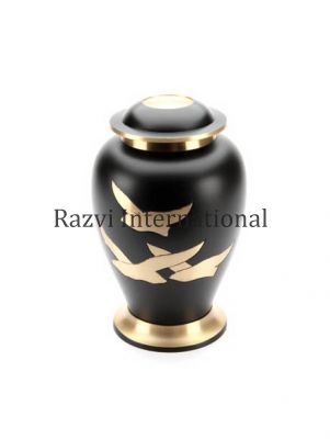 CLASSIC GOING HOME URN
Item Code: CP 142
Finish: Antique & Black  
Material: Brass
Keywords: urnes de crémation