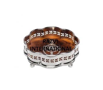 ROUND KANGURA TRAY
Item Code: SR 2485
Finish: Silver
Material: Brass
Keywords: ROUND KANGURA TRAY