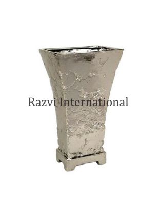 ALUMINIUM INDIA / VASE
Item Code: A 893
Finish: Nickel
Material: Aluminium
Keywords: ALUMINIUM INDIA / VASE